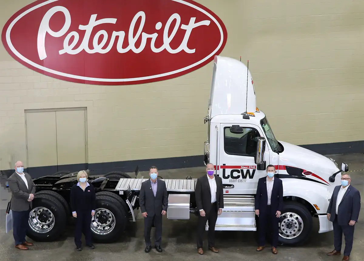 Peterbilt Delivers Model 579 With Milestone 250000th Paccar Mx Engine